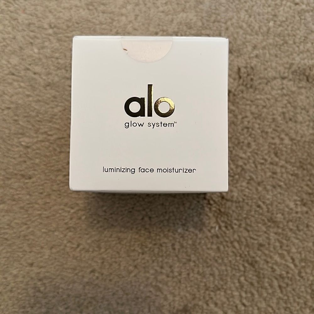 Alo face moisturizer NWT 